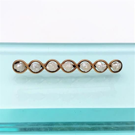 Picture of Victorian Era 10K Gold & Freshwater Pearl Bar Brooch