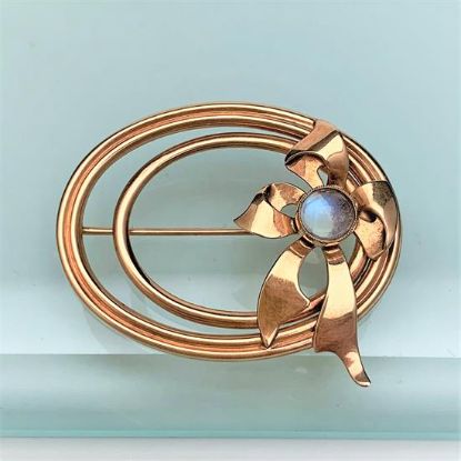 Picture of 1940'S 10K Gold & Moonstone Cabochon Brooch