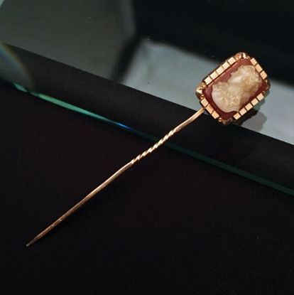 Picture of 10K Gold & Carnelian Cameo Stick Pin