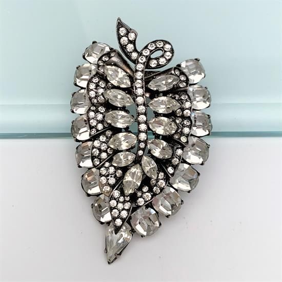Picture of 1935-1945 Eisenberg Original Sterling Silver & Rhinestone Large Leaf Shaped Fur Clip