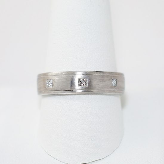Picture of Men's Novell 14K White Gold Diamond Wedding Band