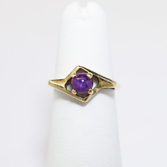 Picture of Vintage 10k Gold & Star Ruby Cabochon Ring