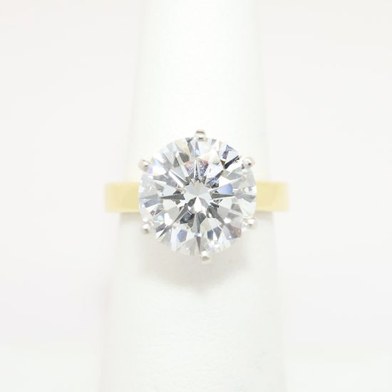 Picture of 5.04ct Round Brilliant Cut Diamond Solitaire Ring, 18k Yellow Gold