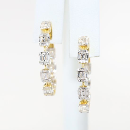 Picture of 18k Yellow Gold Diamond Baguette Oval Hoops