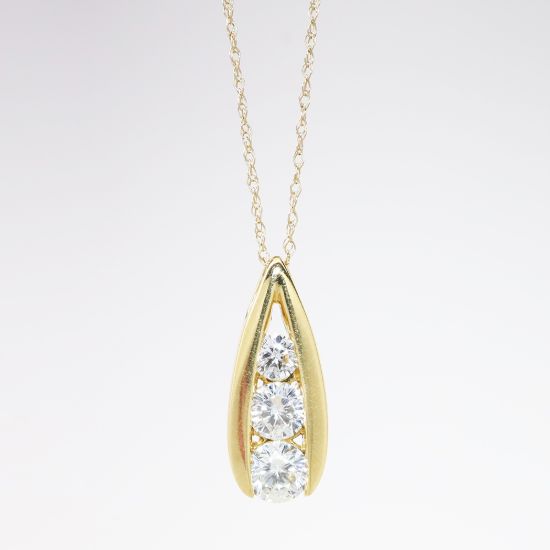 Picture of 14k Yellow Gold & 1.00ct Diamond Pendant