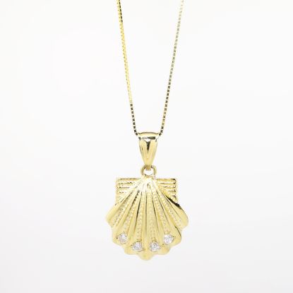 Picture of 14k Yellow Gold & Diamond Seashell Pendant Necklace