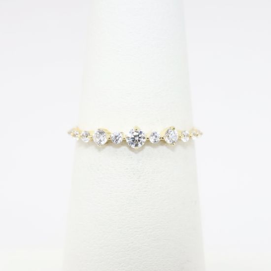 Picture of 14k Yellow Gold & Graduated 0.20ct Diamond Band Ring