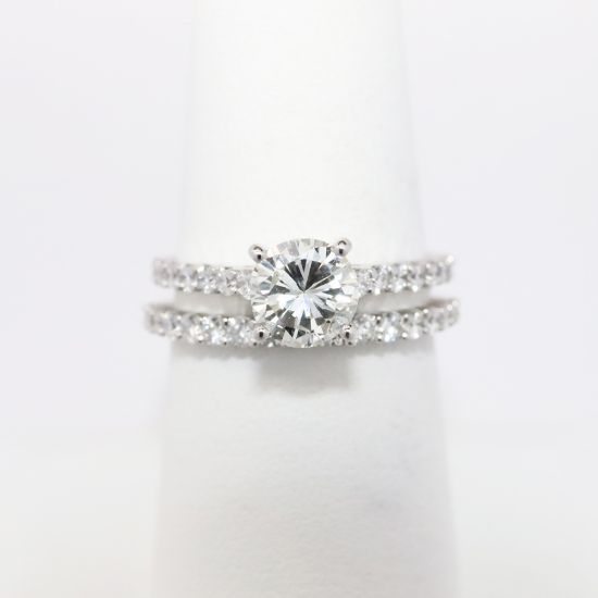 Picture of 14k White Gold & Round Brilliant Cut Diamond Solitaire Bridal Ring Set
