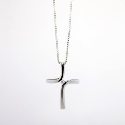 Picture of 14k White Gold Necklace with Diamond Solitaire Cross Pendant