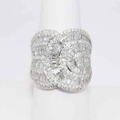 Picture of 14k White Gold Diamond Baguette Ring 
