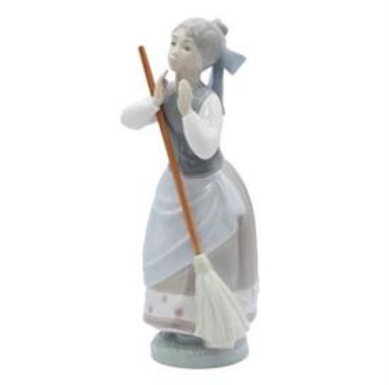 Picture of Lladro #5025 "A Clean Sweep" Porcelain Figurine