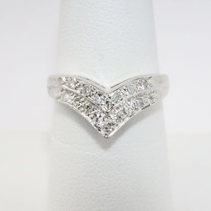 Picture of 14k White Gold Diamond Curve Band 