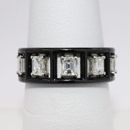Picture of 18k White Gold Black Velvet Diamond Ring 