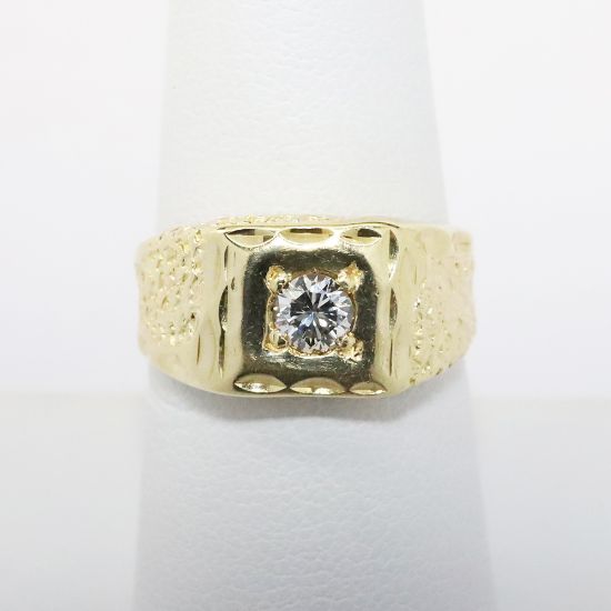 Picture of Men's Textured 14k Yellow Gold & Round Brilliant Cut Diamond Ring