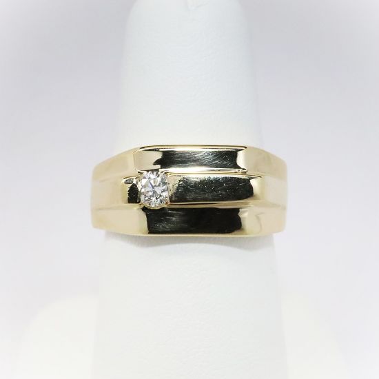 Picture of Men's 14k Yellow Gold & Offset Round Brilliant Cut Diamond Ring