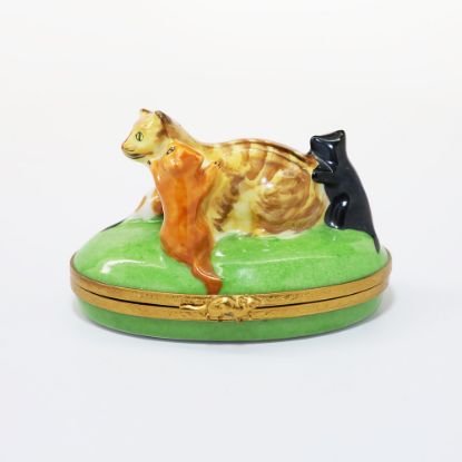 Picture of Limoges Porcelain Mother Cat with Three Kittens Trinket Box by Artoria