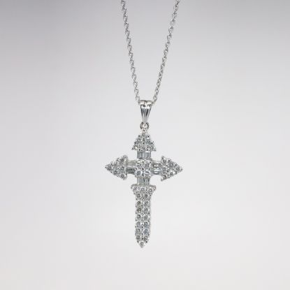 Picture of 14k White Gold Necklace with Pavé Set Diamond Cross Pendant