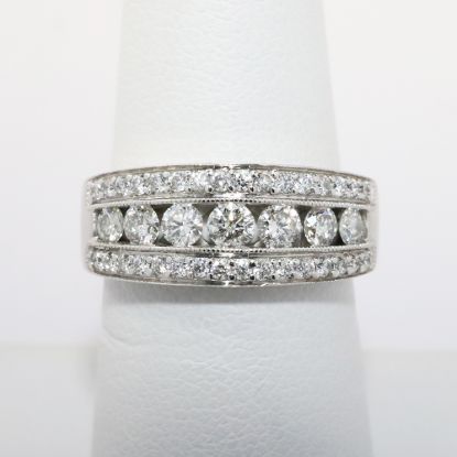 Picture of 14k White Gold & Round Brilliant Cut Diamond Wedding Band