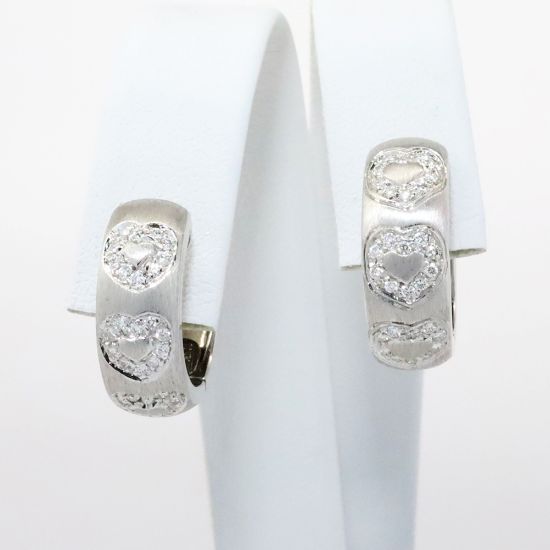 Picture of 18k White Gold Hoop Earrings with Diamonds Accents Set in Heart Shapes 