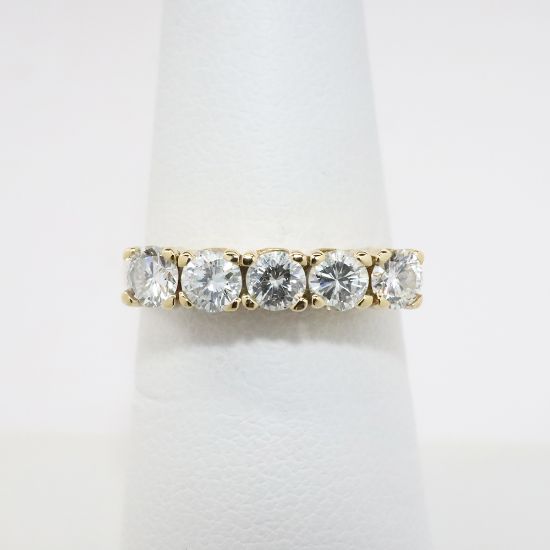 Picture of 14k Yellow Gold & Diamond Wedding Band 