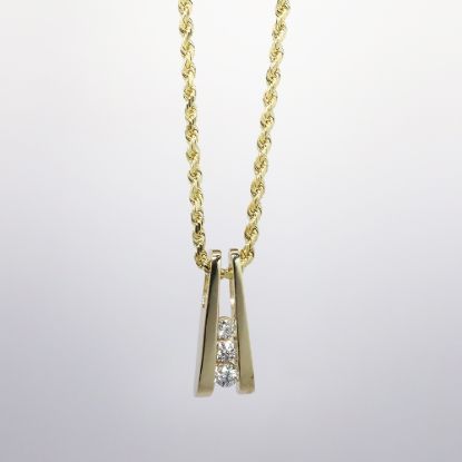Picture of 14k Yellow Gold 3-Diamond Necklace 