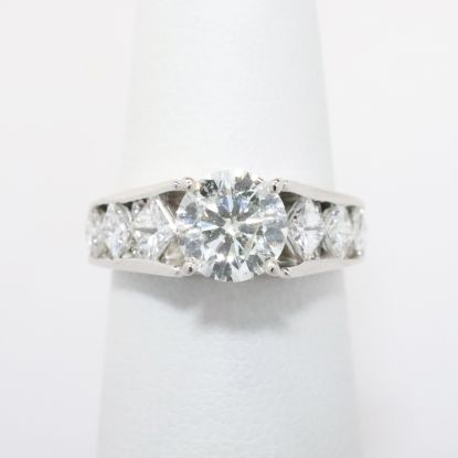 Picture of 14k White Gold & Round Brilliant Cut Diamond Engagement Ring with Square Cut Accented Band