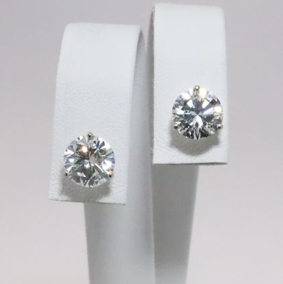 Picture of 14k White Gold Diamond Stud Earrings 