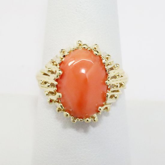 Picture of Modernist 14k Yellow Gold & Polished Shell Cabochon Ring 