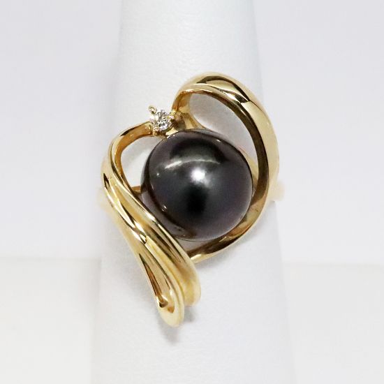 Picture of Freeform 14k Yellow Gold & Cultured Pearl Ring with Diamond Accent 
