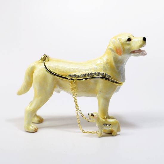 Picture of Kingspoint Designs Butterscotch the Yellow Lab Trinket Box with Matching Necklace