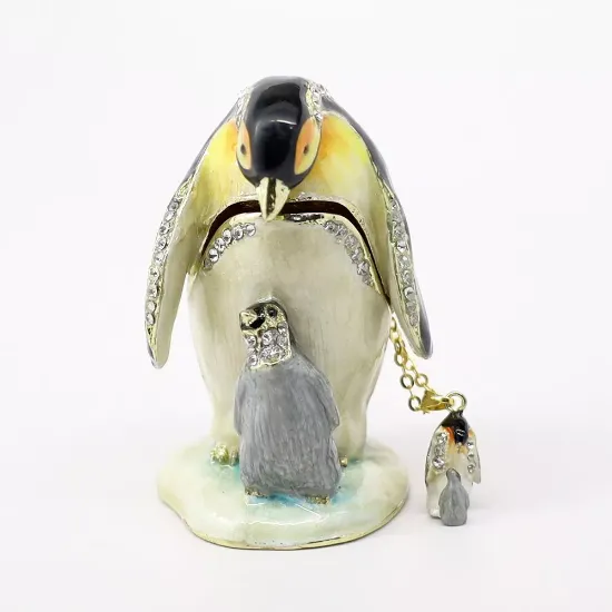 Picture of Kingspoint Designs Parent Emperor Penguin with Chick Trinket Box with Matching Necklace