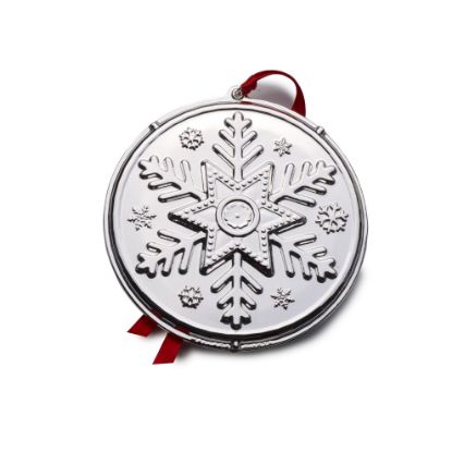 Picture of Wallace 2025 5th Edition Silverplated Snowflake Ornament