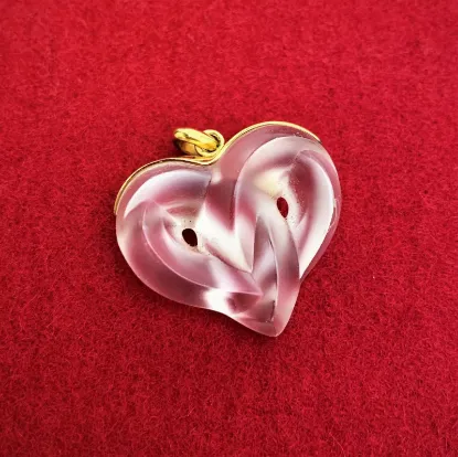 Picture of Lalique Entwined Heart Pendant - Clear 