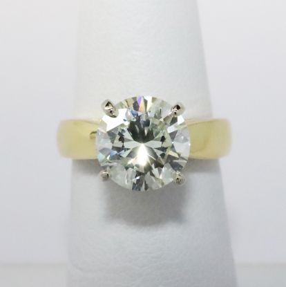 Picture of 18k Yellow Gold 2.90CT Round Brilliant Diamond Engagement Ring 