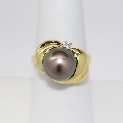Picture of 18k Yellow Gold Cultured Pearl & Diamond Ring 