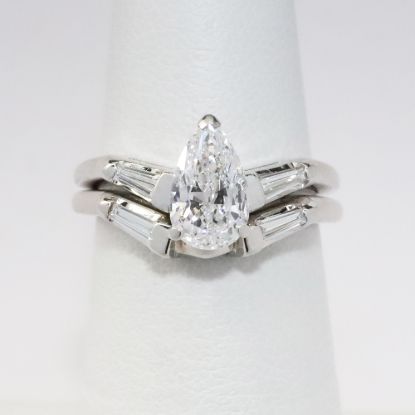 Picture of 14k White Gold Pear Shape Diamond Engagement Set 