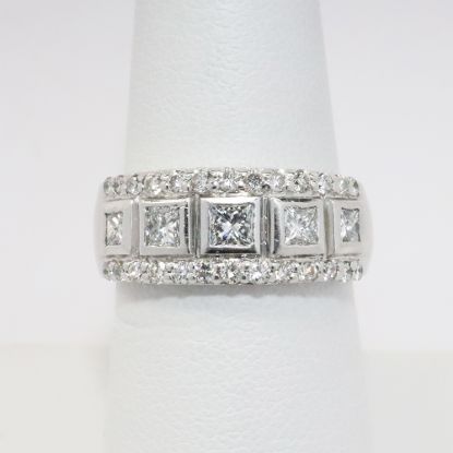 Picture of 14k White Gold Diamond Band 