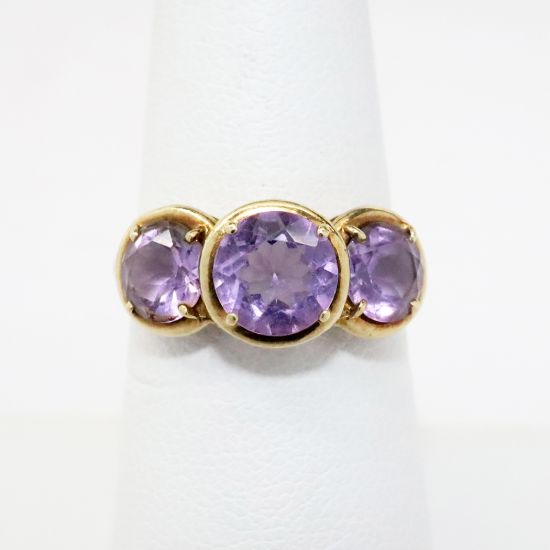 Picture of Vintage 10k Yellow Gold & Triple Round Cut Amethyst Ring