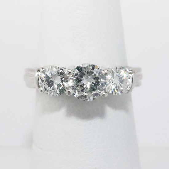 Picture of Platinum 3-Diamond Engagement Ring 