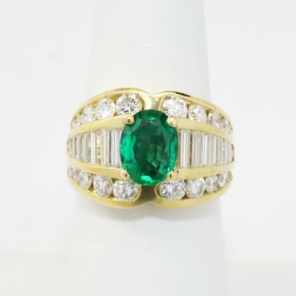 Picture of 18k Yellow Gold Oval Emerald & Diamond Ring 