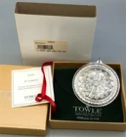 Picture of Towle 2009 Sterling Silver 8th Edition Old Master Ornament, with Box
