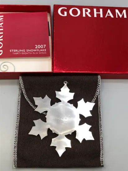 Picture of Gorham Sterling Silver 2007 Annual Snowflake Ornament, with box