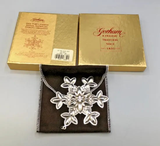 Picture of Gorham Sterling Silver 2003 Annual Snowflake Ornament, with box