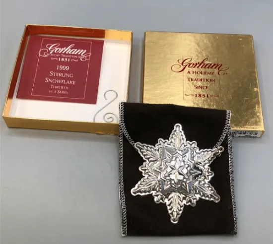 Picture of Gorham Sterling Silver 1999 Annual Snowflake Ornament, with box
