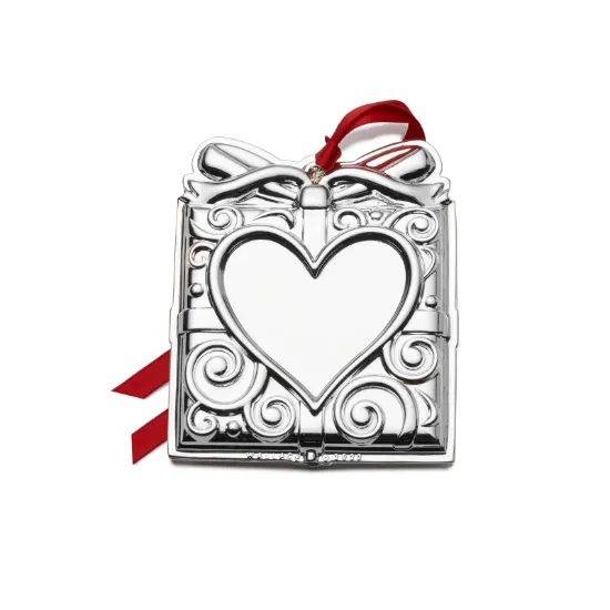 Picture of Wallace Silver Plated  2022 annual Engravable Heart Ornament, NEW in Box