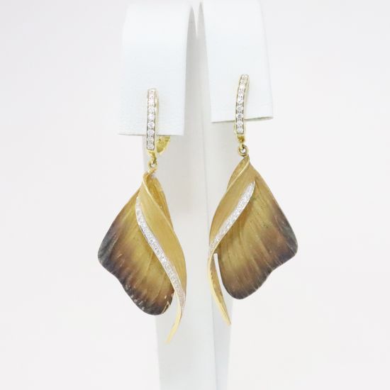 Picture of 18k Yellow Gold Diamond & Enamel Dangle Earrings 