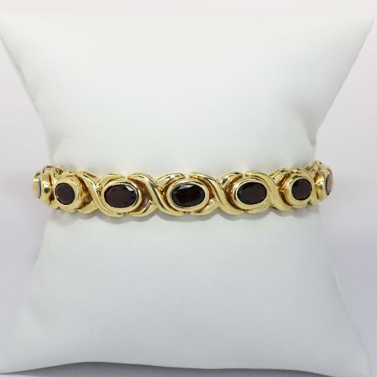 Picture of 18k Yellow Gold Garnet Bracelet