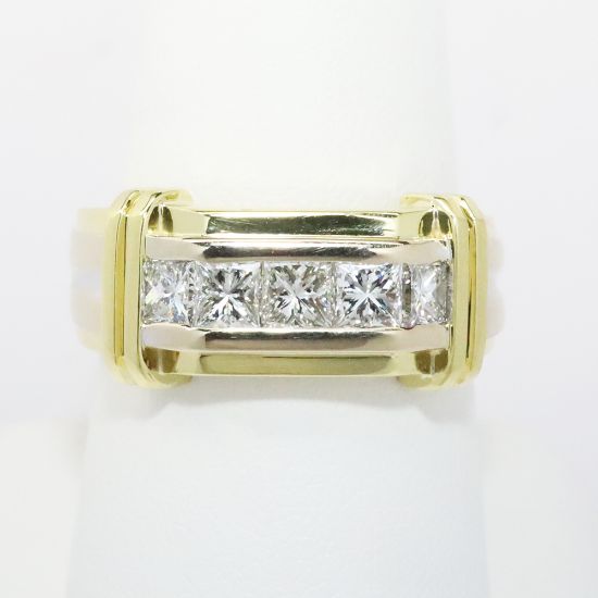 Picture of 18k Yellow Gold Diamond Men's Band 