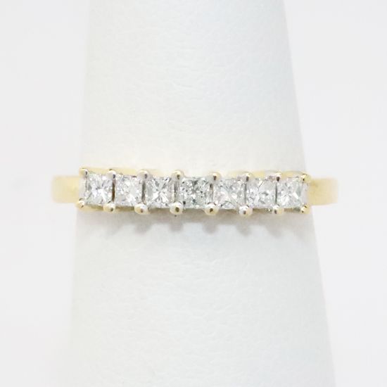 Picture of 14k Yellow Diamond Band 