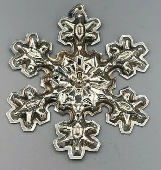 Picture of Gorham Sterling Silver 1976 Annual Snowflake Ornament, no box